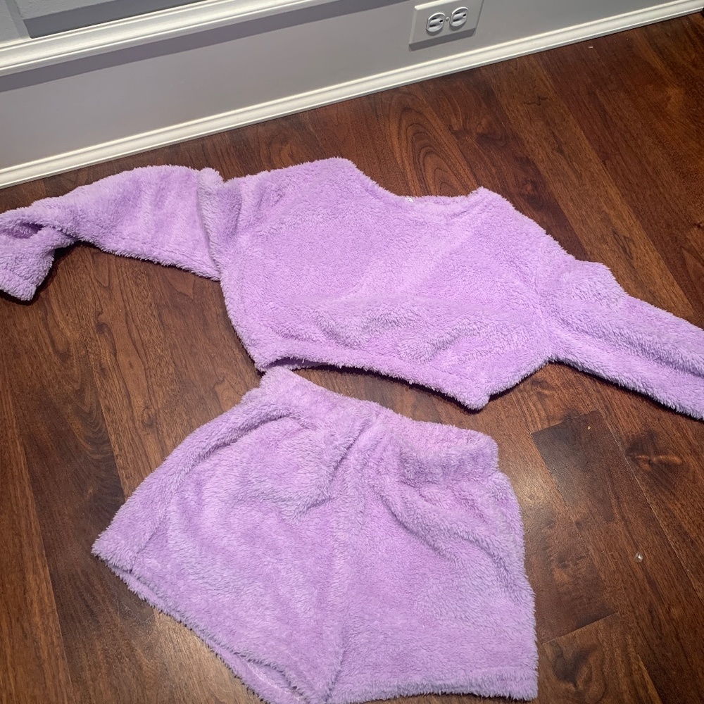 Set -shorts and top